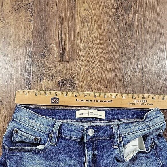 Gap Jeans Womens 27R Best Girlfriend Distressed Denim Medium Dark Wash - Picture 2 of 8
